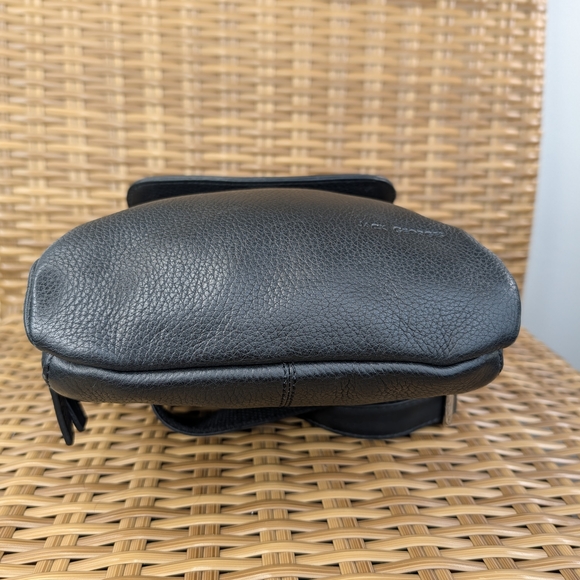 Jack Georges Voyager Black Pebbled Leather Crossbody Shoulder Bag - Picture 6 of 13